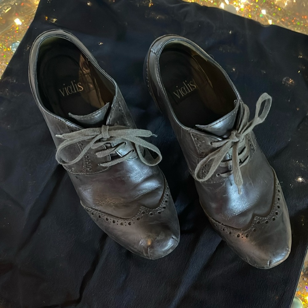 Handmade leather Vialis ankle pump shoes